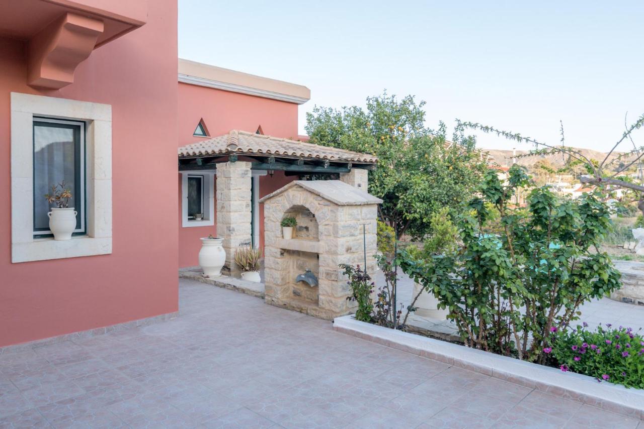 Vrisanos Apartment Pitsidia Exterior photo