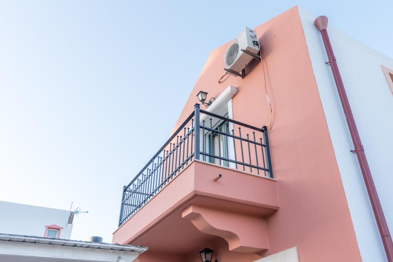 Vrisanos Apartment Pitsidia Exterior photo